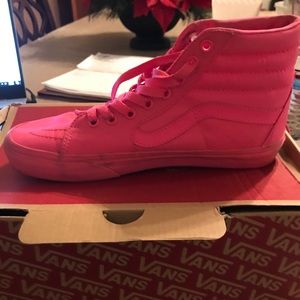 Vann’s tennis shoes